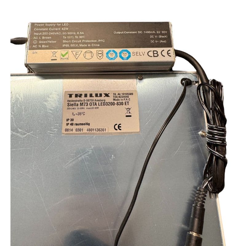 Dalle LED 600x600 - 40W - 3200lm  - 3000k - IP30 vue 3