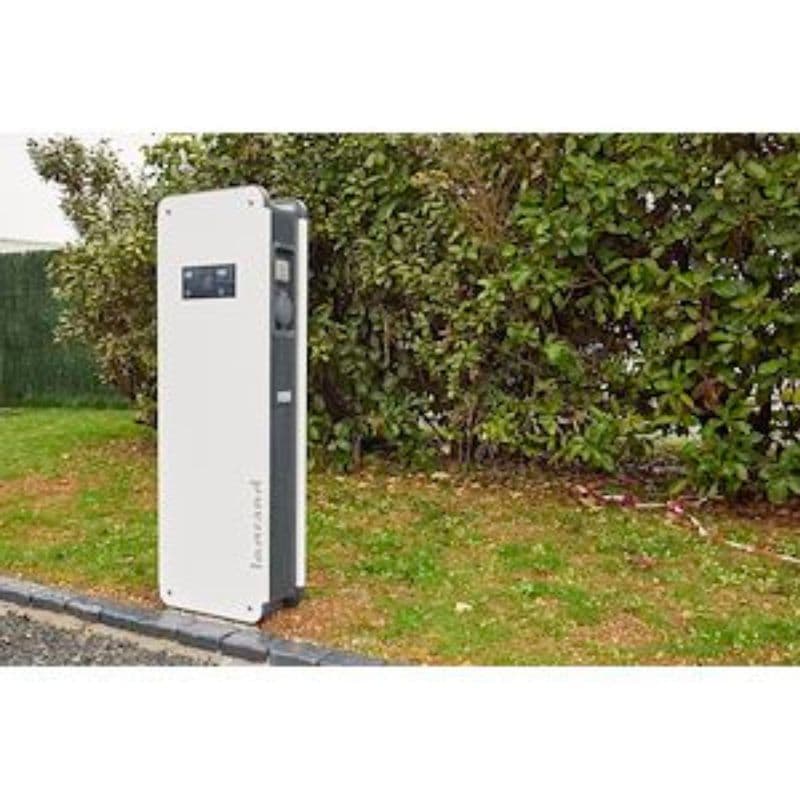 Borne IRVE Green'up sur pied triphasée - 22kW - 2 prises - RFID - Cpt MID vue 3