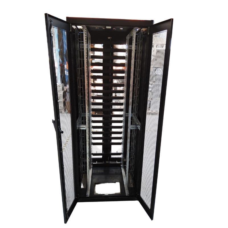 Baie de serveur informatique 42U - L800 x P800 x H2000 - 2 portes AV/AR vue 4