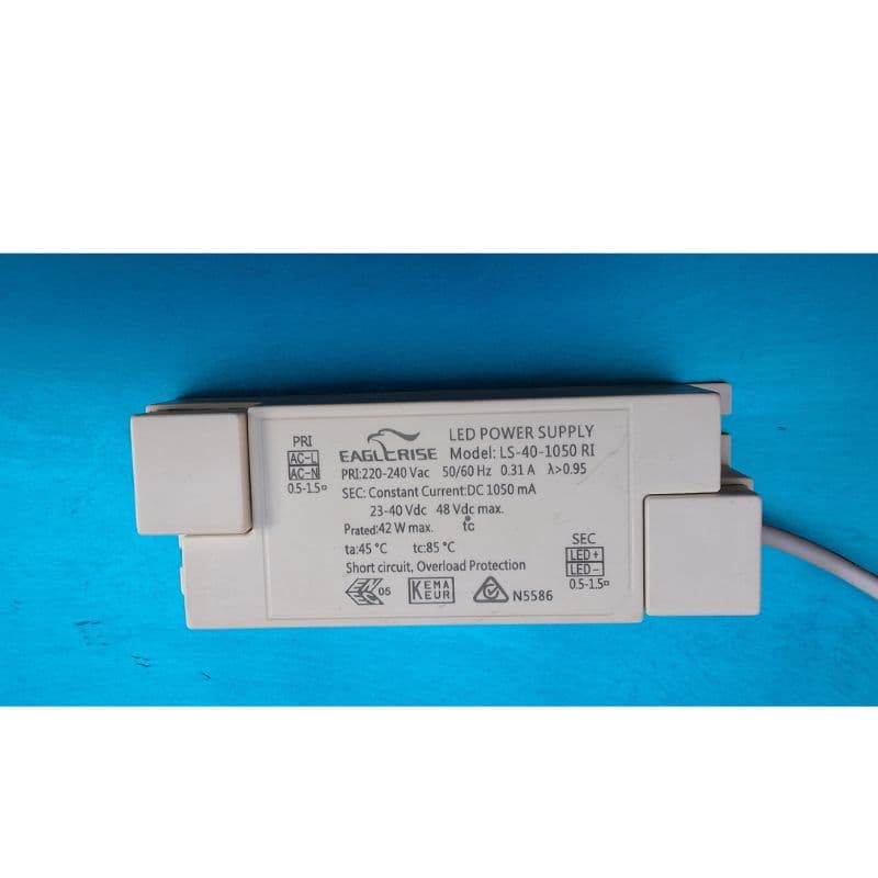 Dalle LED 600×600 – 40W – 3400lm – 4000K – IP65 vue 3