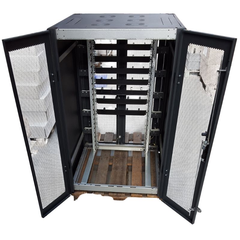 Baie de serveur 24U - L800 x P800 x H1200 Double porte perforée AV/AR – Image 2