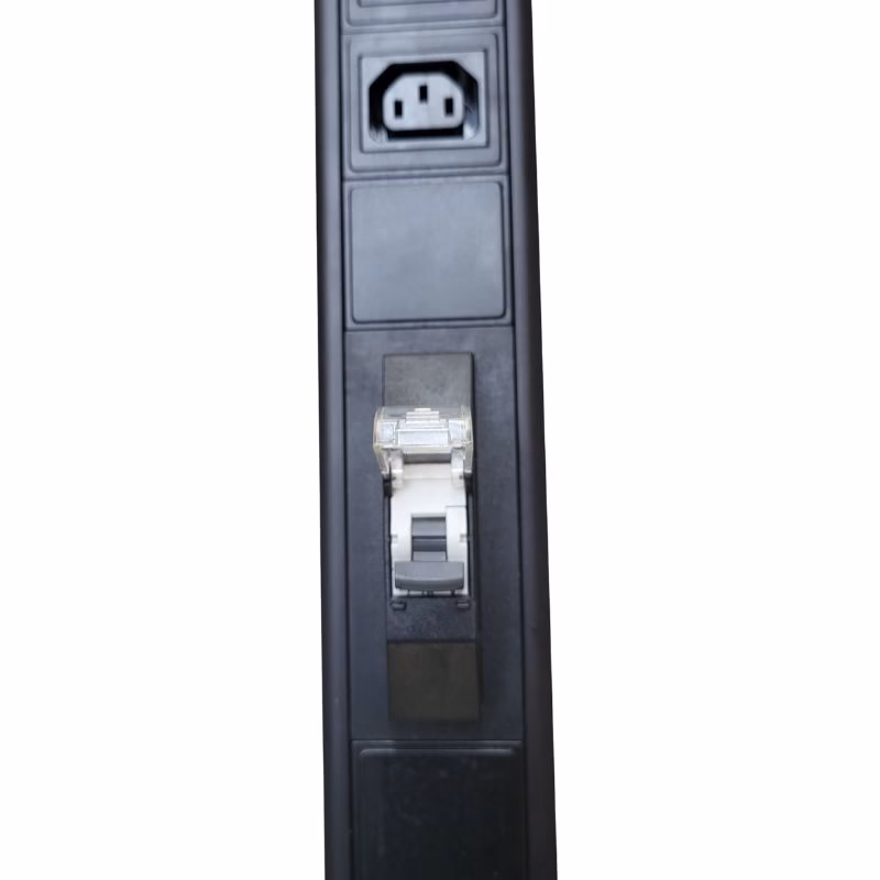 PDU avec commutateur - 16A - 230V - 20C13/4C19 – Image 5