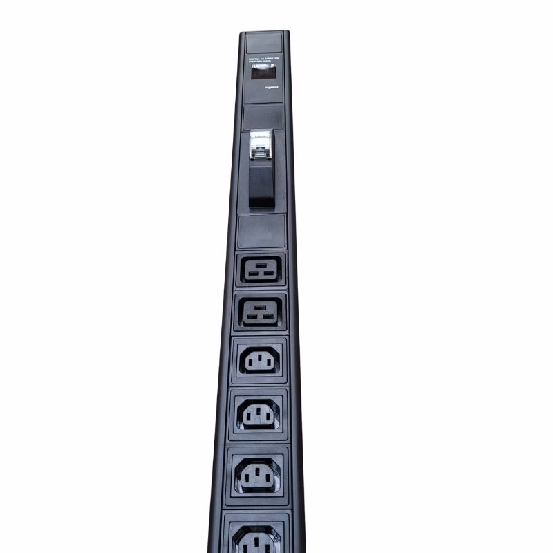 PDU avec commutateur - 16A - 230V - 20C13/4C19 – Image 8